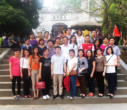 Đảng bộ nhà trường tổ chức dâng hương tưởng nhớ các vua Hùng